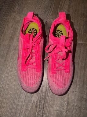 Nike Women's Hot Pink Knit Athletic Sneakers